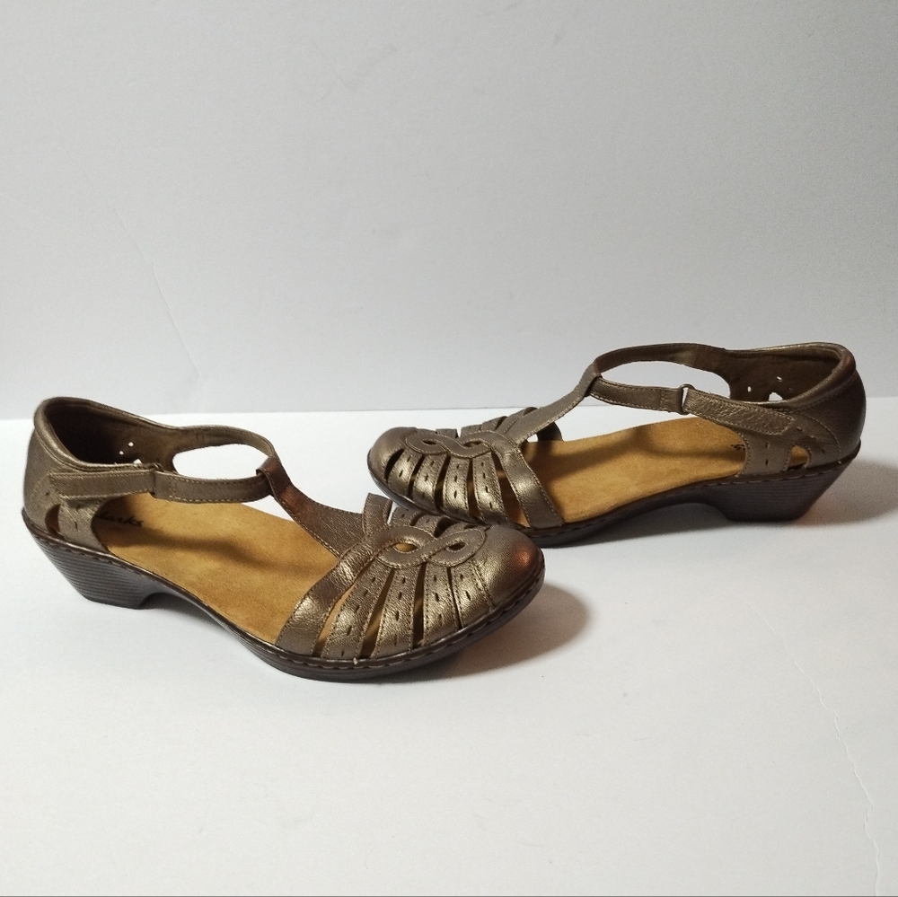 Clarks Women's Wendy River Leather Ankle Strap Sandal Size 10W Bronze